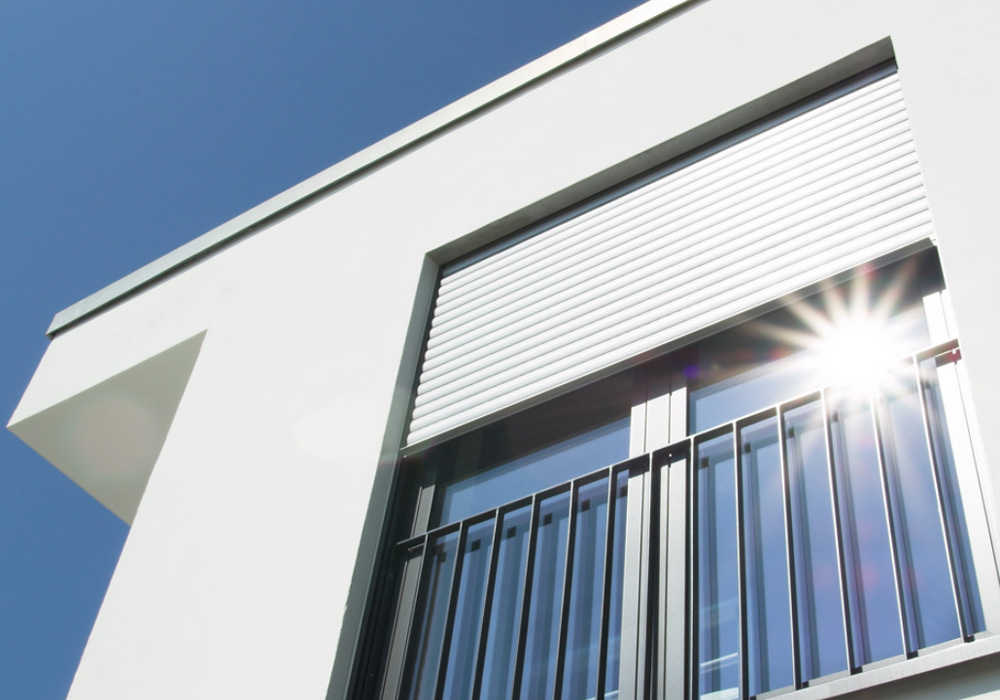 Reflektion eines Sonnenstrahls von einem Fenster bei der Elmar Schmid GmbH